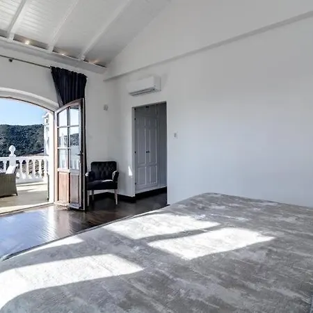 Casa Monarch